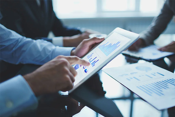 Consultores da Vision em reunião de planejamento estratégico com a diretoria de uma empresa
